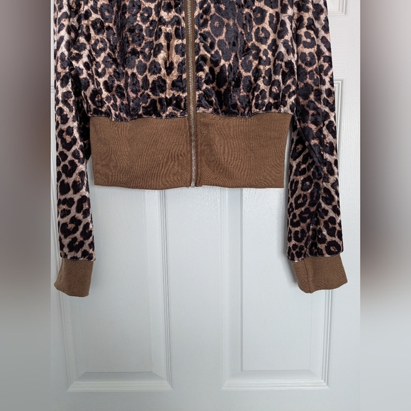Women's Velvet Studded Leopard Print Hoodie/Sweater/Jacket - Picture 3 of 9